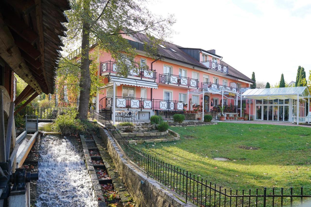 Hotel Hofmann Zur Muehle Бад-Кроцінген Екстер'єр фото